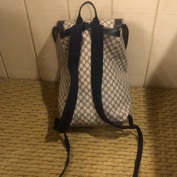 Gucci Backpack(Large) Made in Italy. Barely used. - Picture 2 of 5